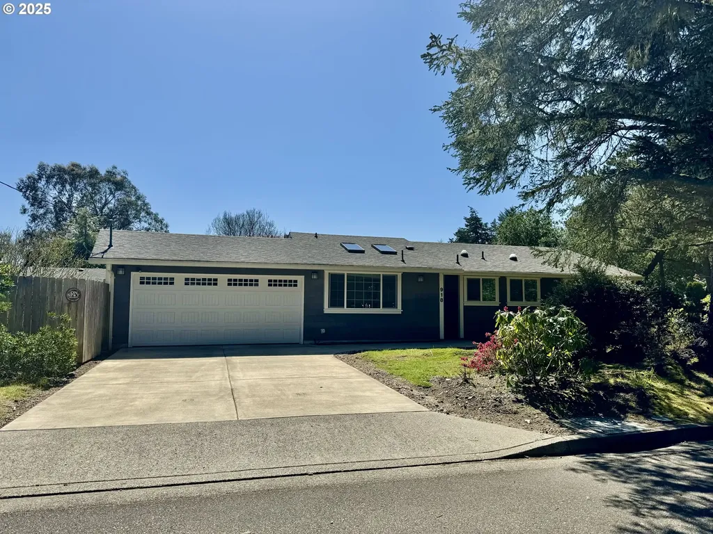 918 7th Street Florence OR 97439