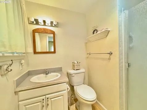 918 7th Street Florence OR 97439