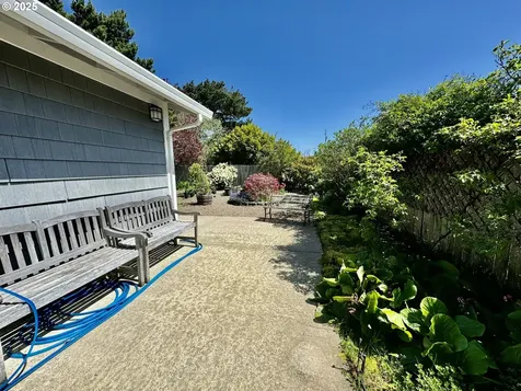 918 7th Street Florence OR 97439