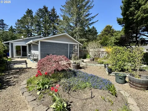 918 7th Street Florence OR 97439