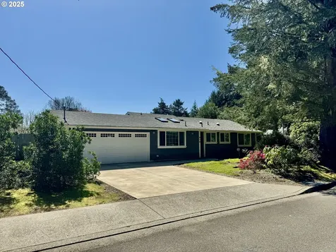 918 7th Street Florence OR 97439