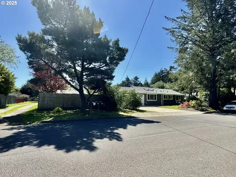918 7th Street Florence OR 97439