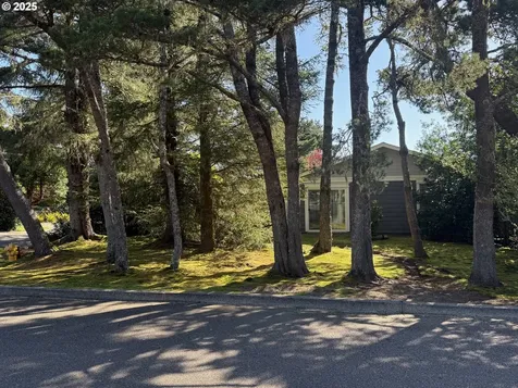 918 7th Street Florence OR 97439