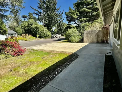918 7th Street Florence OR 97439