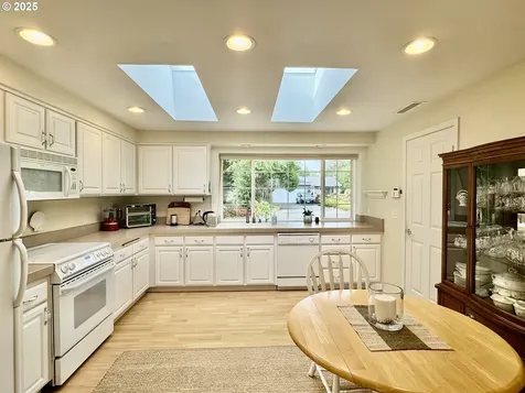 918 7th Street Florence OR 97439