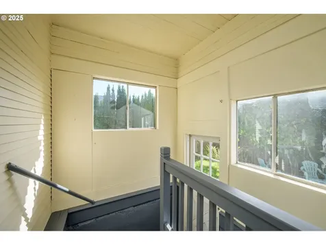 630 SE 1st Street Mcminnville OR 97128