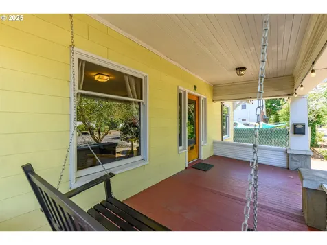 630 SE 1st Street Mcminnville OR 97128