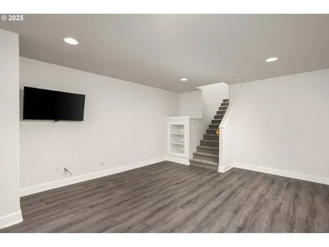 2377 NW Burkhart Drive Portland OR 97229