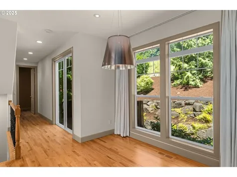 10027 NW Skyline Heights Drive Portland OR 97229