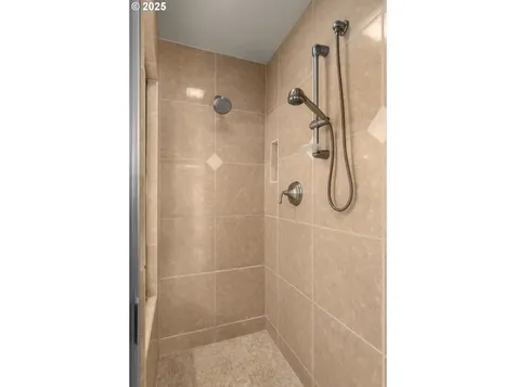 10027 NW Skyline Heights Drive Portland OR 97229