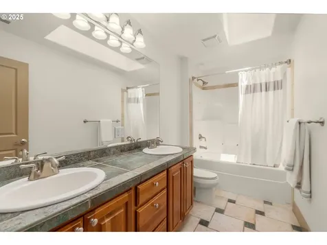 10027 NW Skyline Heights Drive Portland OR 97229