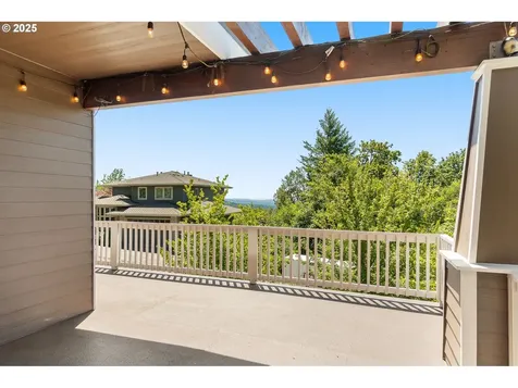 10027 NW Skyline Heights Drive Portland OR 97229