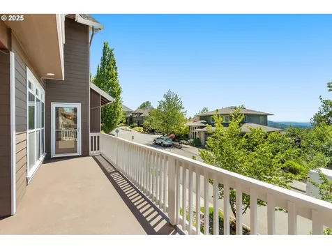 10027 NW Skyline Heights Drive Portland OR 97229