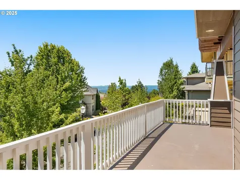 10027 NW Skyline Heights Drive Portland OR 97229