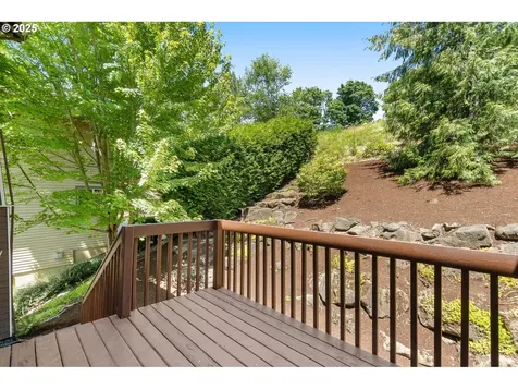 10027 NW Skyline Heights Drive Portland OR 97229
