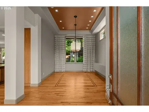 10027 NW Skyline Heights Drive Portland OR 97229