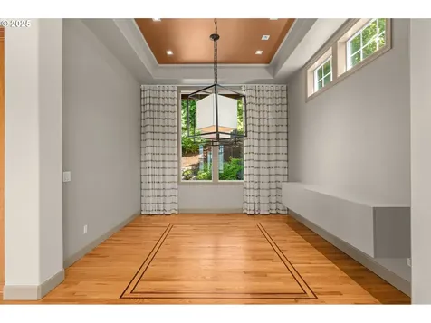 10027 NW Skyline Heights Drive Portland OR 97229