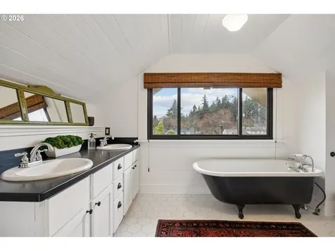 4227 SE Gladstone Street Portland OR 97206