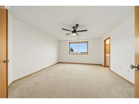 5582 N Street Washougal WA 98671