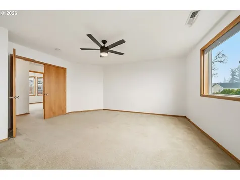 5582 N Street Washougal WA 98671