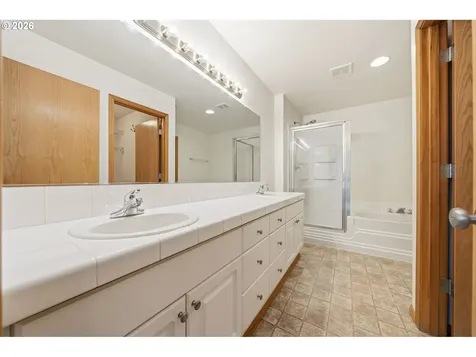 5582 N Street Washougal WA 98671