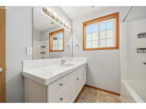 5582 N Street Washougal WA 98671
