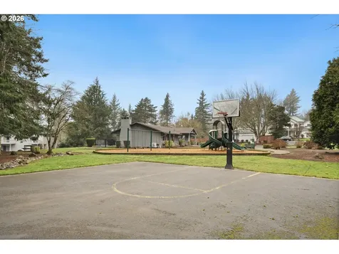 5582 N Street Washougal WA 98671