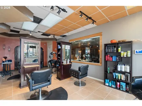 1304 Ocean Beach Highway Longview WA 98632