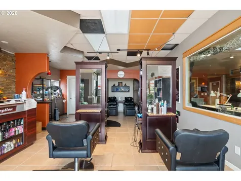 1304 Ocean Beach Highway Longview WA 98632