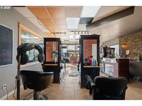 1304 Ocean Beach Highway Longview WA 98632
