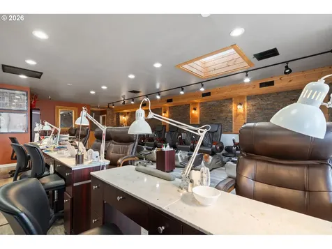 1304 Ocean Beach Highway Longview WA 98632