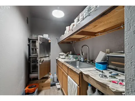1304 Ocean Beach Highway Longview WA 98632