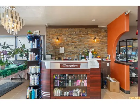 1304 Ocean Beach Highway Longview WA 98632