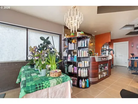 1304 Ocean Beach Highway Longview WA 98632