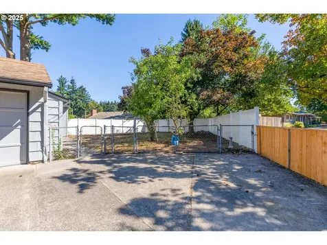 16671 SE Haig Drive Portland OR 97236