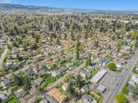 7462 SE 51st Avenue Portland OR 97206