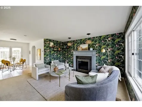 592 NE Goldie Drive Hillsboro OR 97124