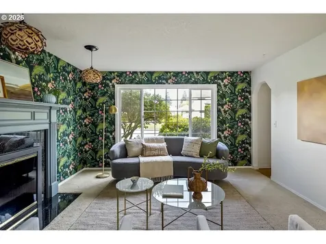 592 NE Goldie Drive Hillsboro OR 97124
