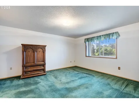 15819 NE 72nd Street Vancouver WA 98682