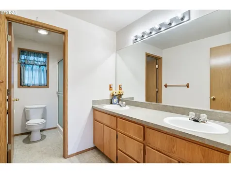 15819 NE 72nd Street Vancouver WA 98682