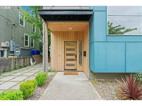 2885 NE Couch Street Portland OR 97232