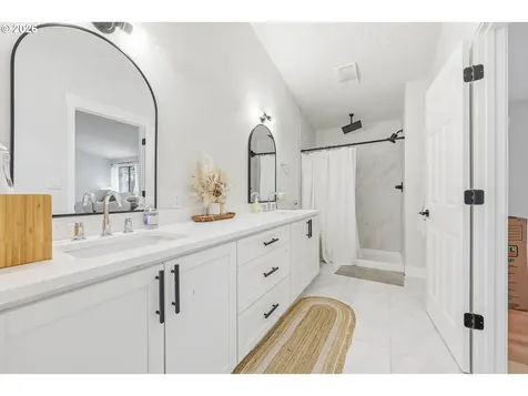 3102 NE Royal Oaks Drive Vancouver WA 98662