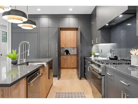 205 W 28th Street Vancouver WA 98660