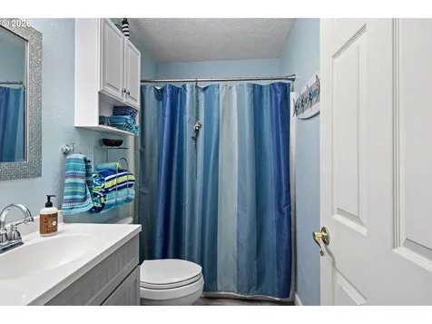 106 Odille Court Glide OR 97443