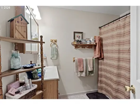 106 Odille Court Glide OR 97443