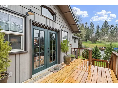 106 Odille Court Glide OR 97443