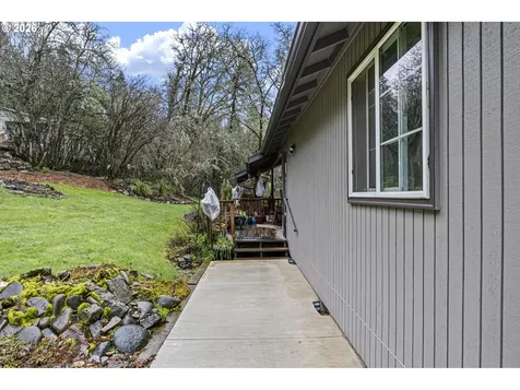 106 Odille Court Glide OR 97443