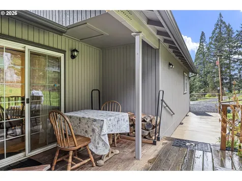 106 Odille Court Glide OR 97443
