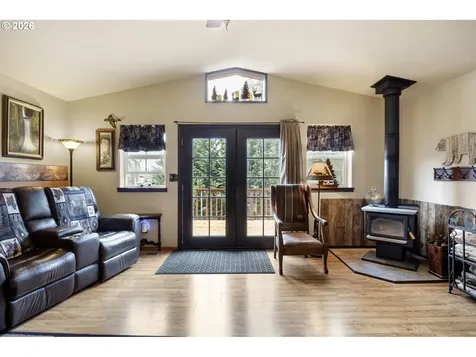 106 Odille Court Glide OR 97443