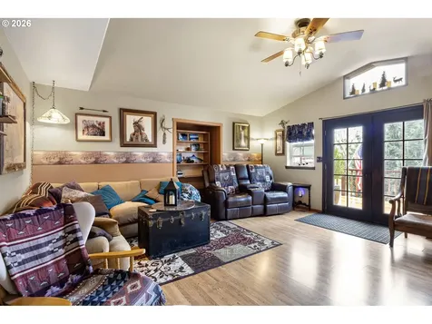 106 Odille Court Glide OR 97443